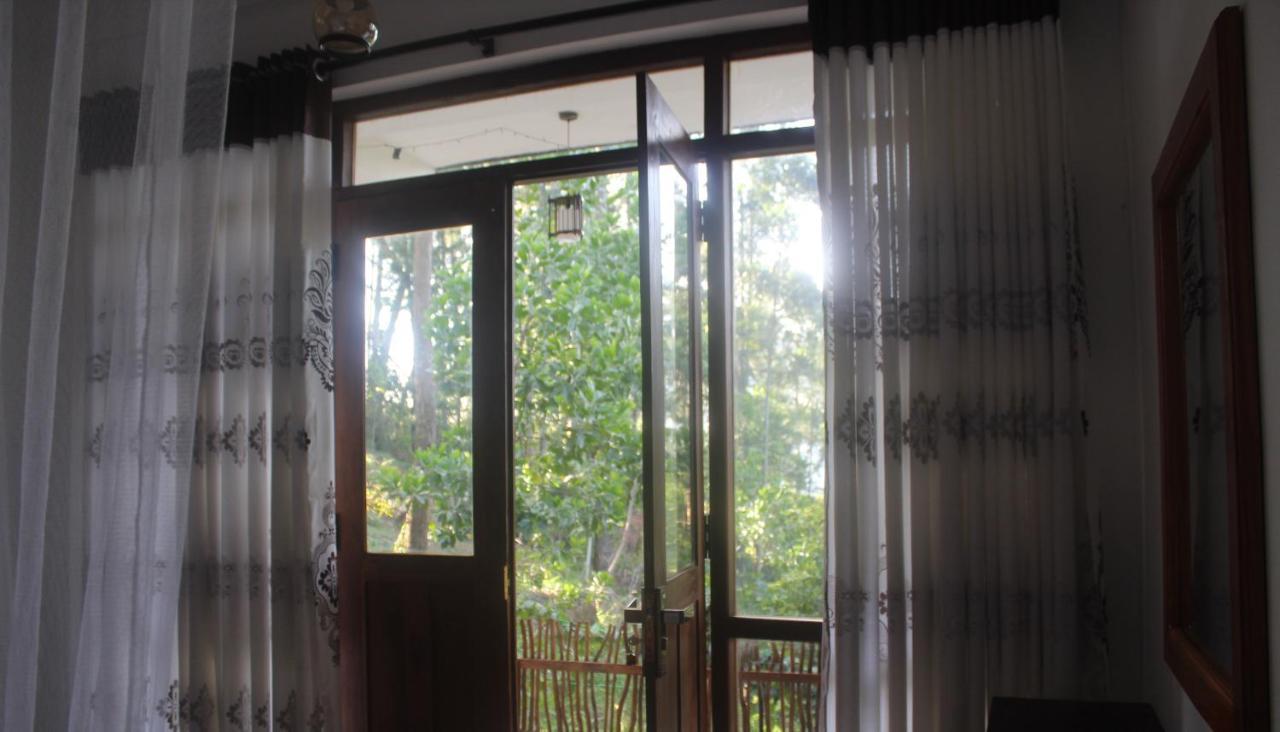 Lazy Bear Lodge Ella Bagian luar foto