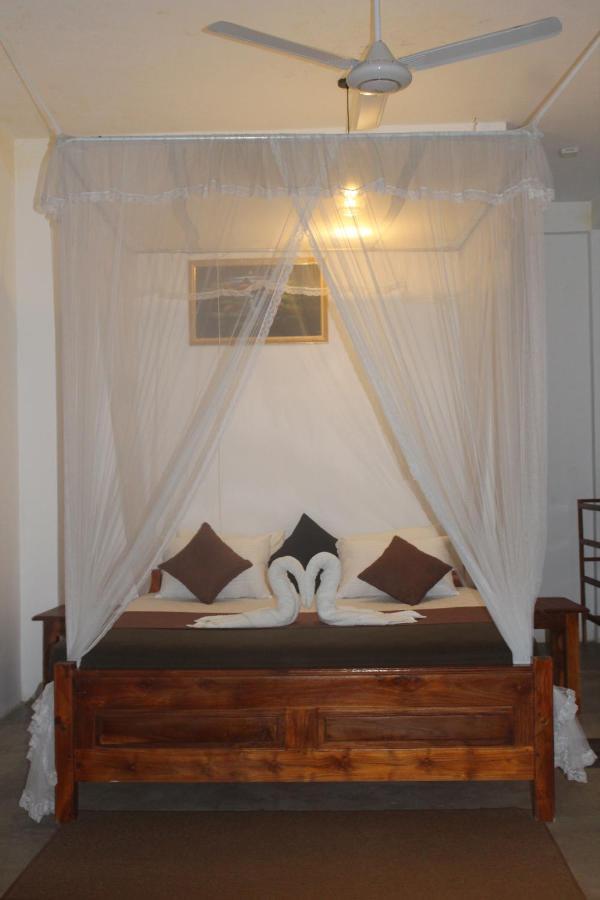 Lazy Bear Lodge Ella Bagian luar foto